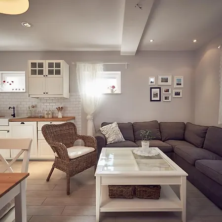 Tonka Apartament *