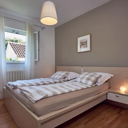Apartament Tonka *